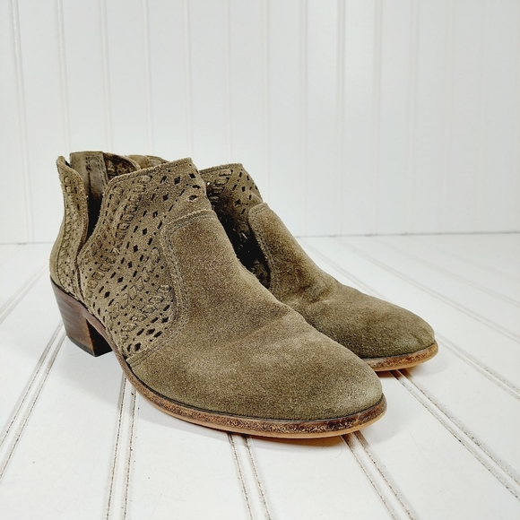 Vince Camuto Prasata Taupe Suede Back Zip Pump Heels Ankle Booties I313 - Picture 4 of 12